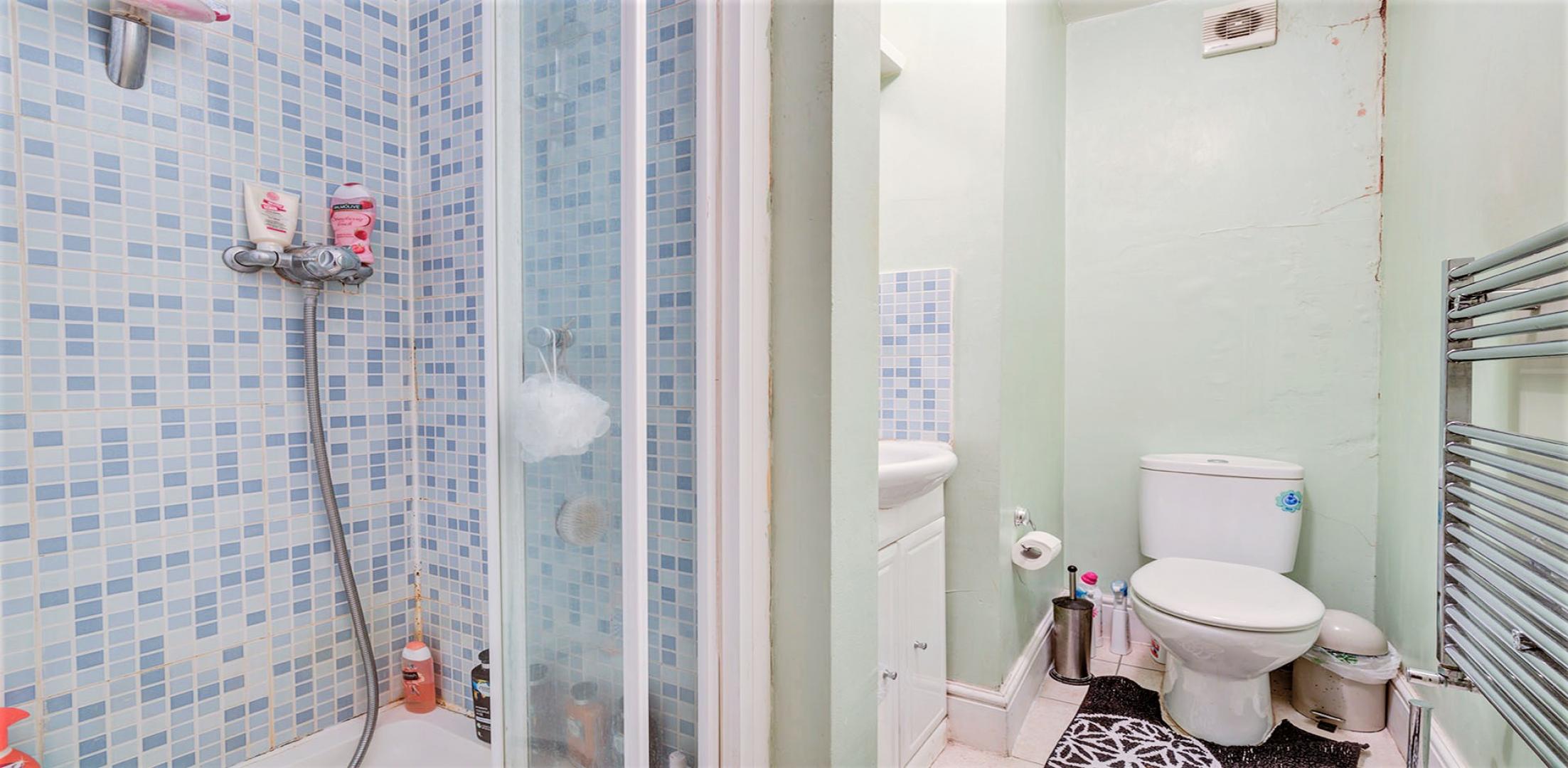 			Studio Apartment, 1 bath, 1 reception Flat			 Abingdon Road, High Street Kensington (Gas, water and electricity